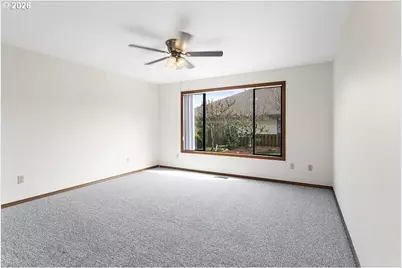 15638 NE Russell Pl, Portland, OR 97230 - Photo 32