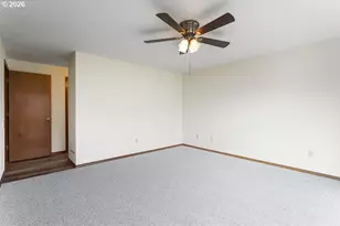 15638 NE Russell Pl, Portland, OR 97230 - Photo 36