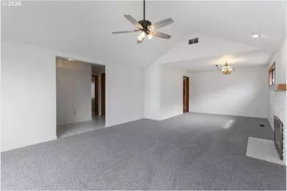 15638 NE Russell Pl, Portland, OR 97230 - Photo 4