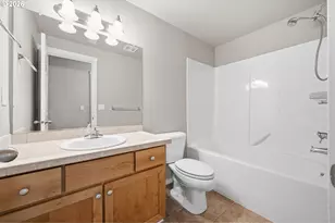 403 NE Suttle Rd, Portland, OR 97211 - Photo 18