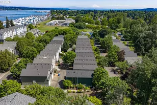 403 NE Suttle Rd, Portland, OR 97211 - Photo 34