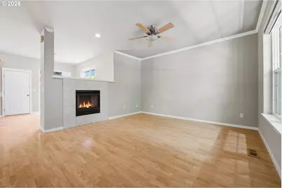 403 NE Suttle Rd, Portland, OR 97211 - Photo 4