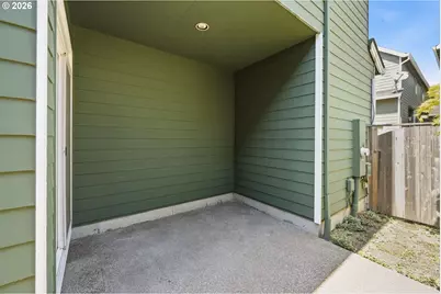 403 NE Suttle Rd, Portland, OR 97211 - Photo 26