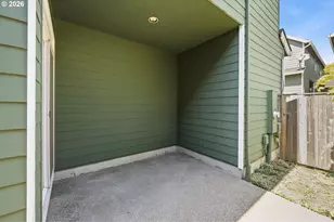 403 NE Suttle Rd, Portland, OR 97211 - Photo 26