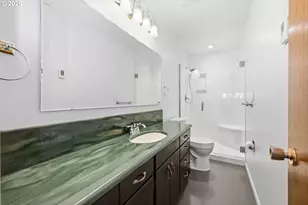 2800 Dahlia Ln, Eugene, OR 97404 - Photo 16