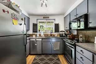 615 Kenmore St, Eugene, OR 97402 - Photo 10