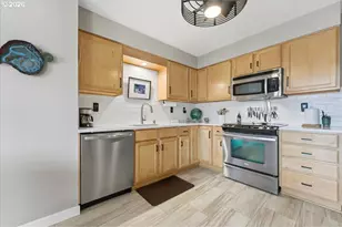 1400 SE Lava Dr, Milwaukie, OR 97222 - Photo 12