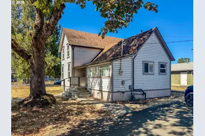 641 W Ballf St, Roseburg, OR 97471 - Photo 2