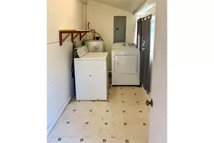641 W Ballf St, Roseburg, OR 97471 - Photo 8