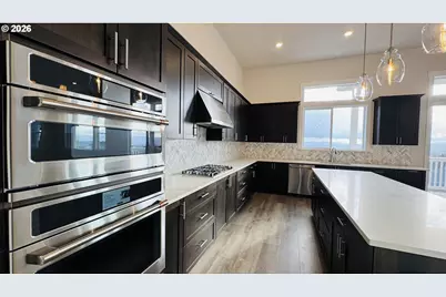 17634 SW Watchman Ln, Beaverton, OR 97007 - Photo 18