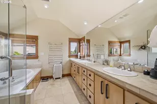2909 Lord Byron Pl, Eugene, OR 97408 - Photo 30