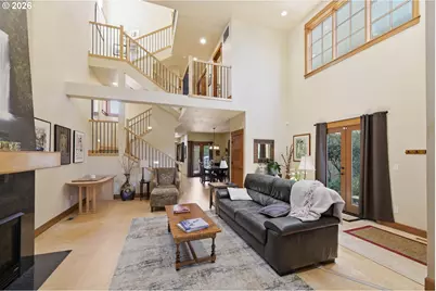2909 Lord Byron Pl, Eugene, OR 97408 - Photo 2