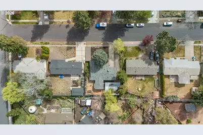 1382 NE Drost Dr, Bend, OR 97701 - Photo 2