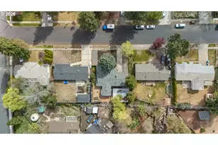 1382 NE Drost Dr, Bend, OR 97701 - Photo 2
