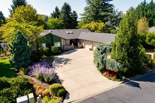 2221 NW Doral St, McMinnville, OR 97128 - Photo 2