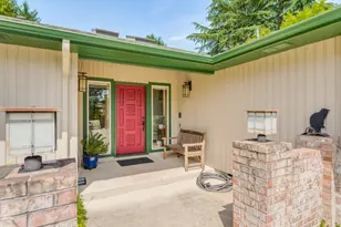 2221 NW Doral St, McMinnville, OR 97128 - Photo 4