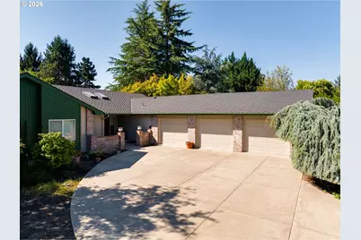 2221 NW Doral St, McMinnville, OR 97128 - Photo 4