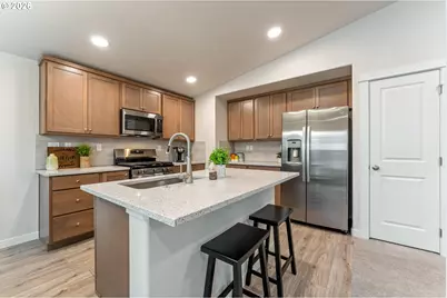 5177 Holly St, Springfield, OR 97478 - Photo 2