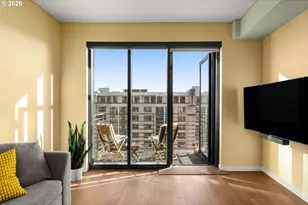 922 NW 11th Ave, Portland, OR 97209 - Photo 12