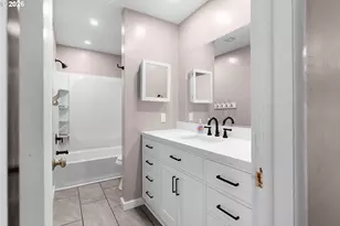 757 NE Clover Ave, Roseburg, OR 97470 - Photo 18