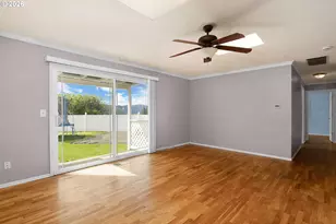 757 NE Clover Ave, Roseburg, OR 97470 - Photo 4