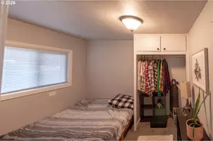 370 S 38th St, Springfield, OR 97478 - Photo 18