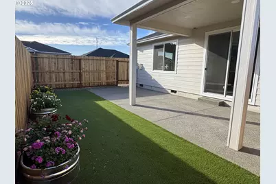 126 Coles Valley St, Sutherlin, OR 97479 - Photo 32