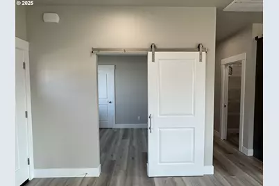 126 Coles Valley St, Sutherlin, OR 97479 - Photo 12