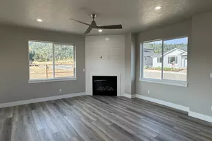 126 Coles Vly St, Sutherlin, OR 97479 - Photo 10