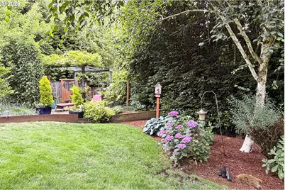 4406 SW Lobelia St, Portland, OR 97219 - Photo 44