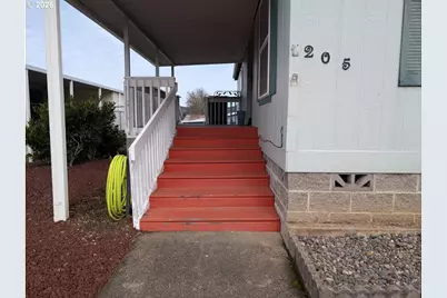 205 W River Ridge Ave, Roseburg, OR 97471 - Photo 2