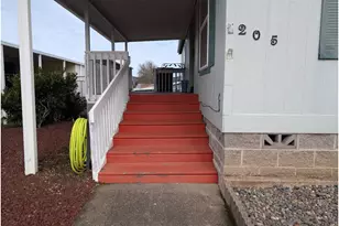 205 W River Ridge Ave, Roseburg, OR 97471 - Photo 2