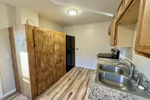 506 W Clark St, Medford, OR 97501 - Photo 8