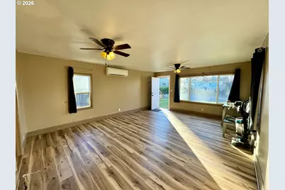 506 W Clark St, Medford, OR 97501 - Photo 6