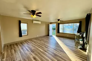 506 W Clark St, Medford, OR 97501 - Photo 6