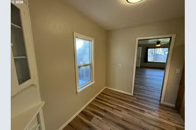 506 W Clark St, Medford, OR 97501 - Photo 12