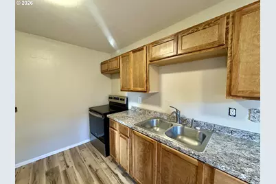 506 W Clark St, Medford, OR 97501 - Photo 10