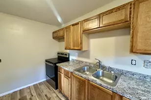 506 W Clark St, Medford, OR 97501 - Photo 10