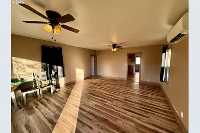 506 W Clark St, Medford, OR 97501 - Photo 4