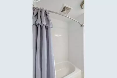 240 S 7th St, Lebanon, OR 97355 - Photo 8