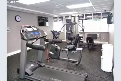 12430 N South Shore Ave, Portland, OR 97217 - Photo 24