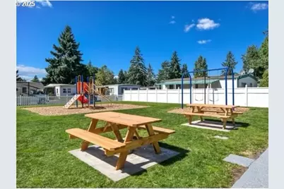 12430 N South Shore Ave, Portland, OR 97217 - Photo 22