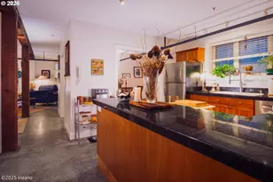 133 NW 18th Ave, Portland, OR 97209 - Photo 18