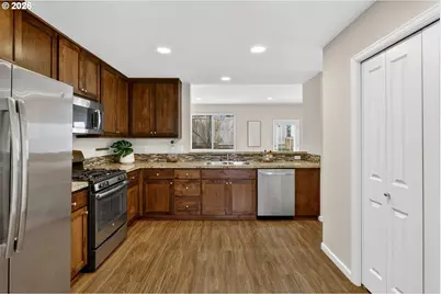 10521 NE Park Ridge Way, Hillsboro, OR 97006 - Photo 14