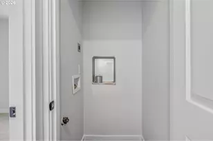 9267 E Burnside St, Portland, OR 97216 - Photo 22