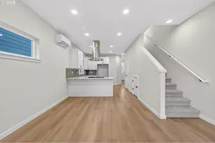 9267 E Burnside St, Portland, OR 97216 - Photo 10