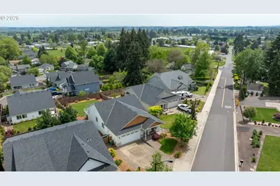 787 SW Alder St, Dundee, OR 97115 - Photo 22