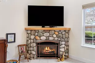 948 28th St, Hood River, OR 97031 - Photo 8