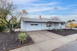 12500 SW Prince Albert St, King City, OR 97224 - Photo 2