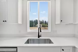526 E Traverse Rd, Woodburn, OR 97071 - Photo 12